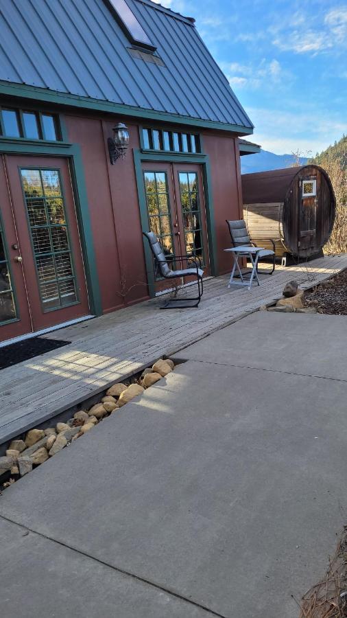 Angel Cottage With A Sauna Or The Cozy With A Jacuzzi Tub, Both Are Studios With A View Of Mount Shasta Dış mekan fotoğraf